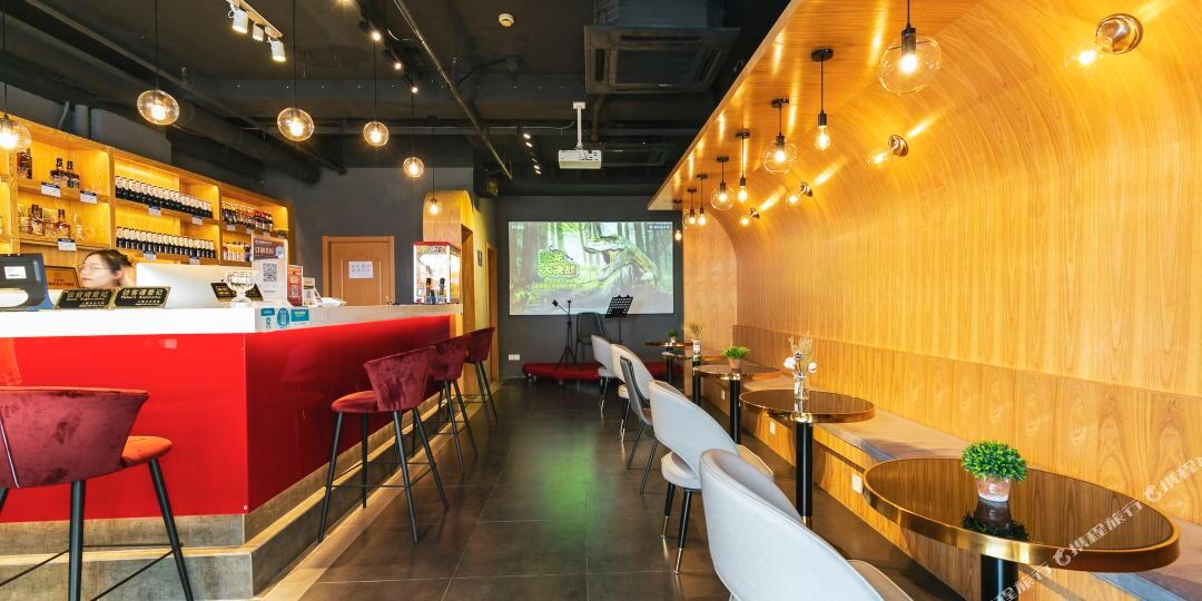 登巴国际遥锁客栈(上海虹口店)