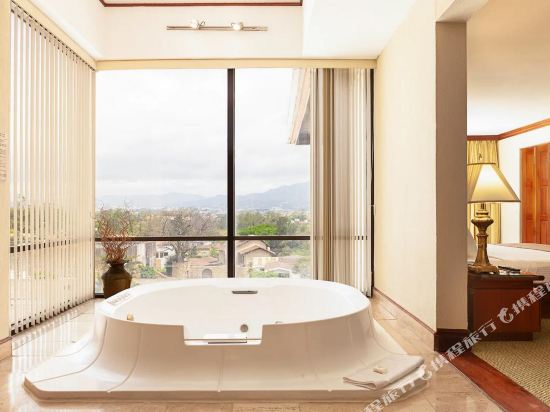 Wyndham San Jose Herradura Hotel & Convention Center - Tap to explore photos