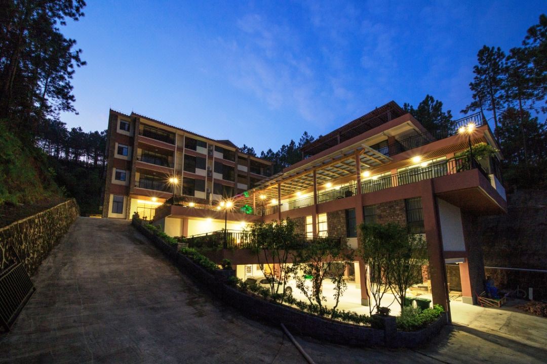 Xinfeng Songjing Hot Spring Resort