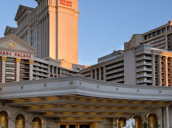 Caesars Suites at Caesars Palace - Tap to explore photos