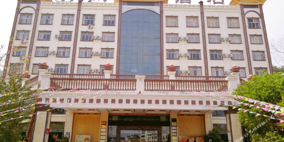 马龙乐熙大洒店(星乐山水苑南)