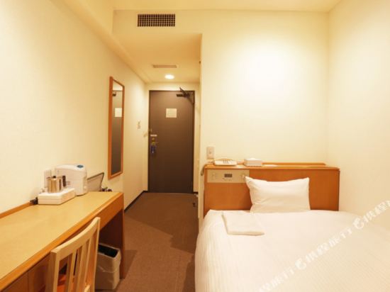 Smile Hotel Sugamo - Tap to explore photos