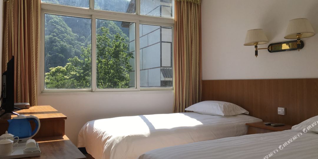 神农架明悦山庄(风情街店)