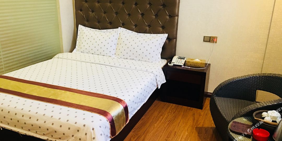普宁金水湖桶温泉酒店