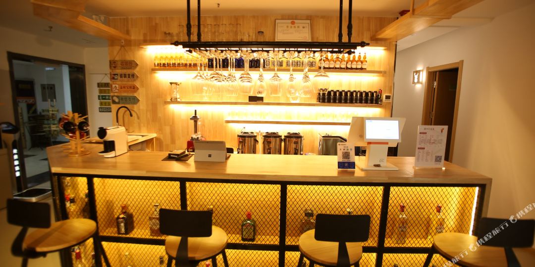 青年之履情侣(西安小寨店)
