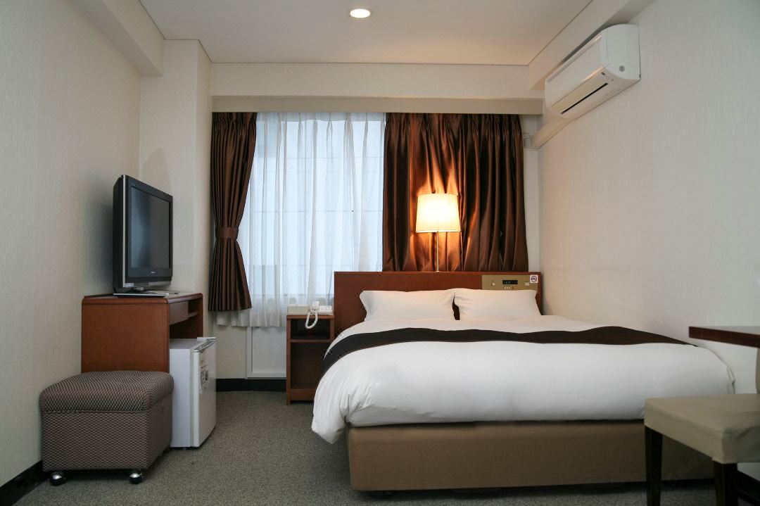 Tokyo Plaza Hotel