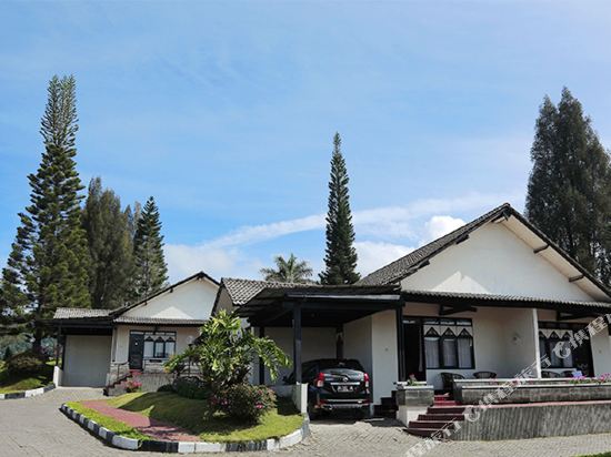 Hotel Sibayak Internasional - Tap to explore photos