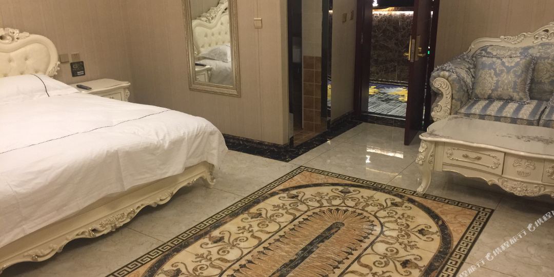 呼玛北苑鸿福商务宾馆