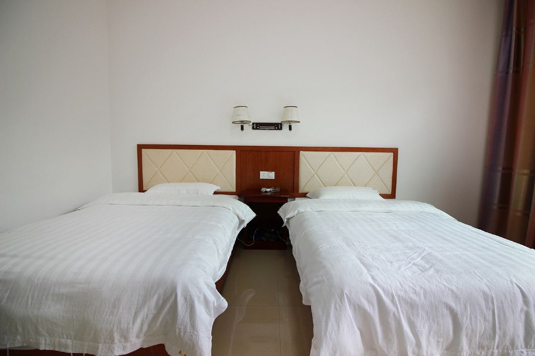 Yizhang Yuxin Hotel