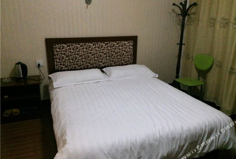 聚缘佛宾馆(横峰县基督教三自爱国运动委员会南)