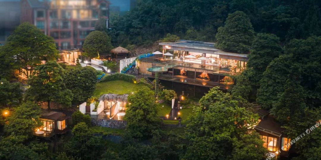 洪雅七里坪远山云驿民宿(零公里店)