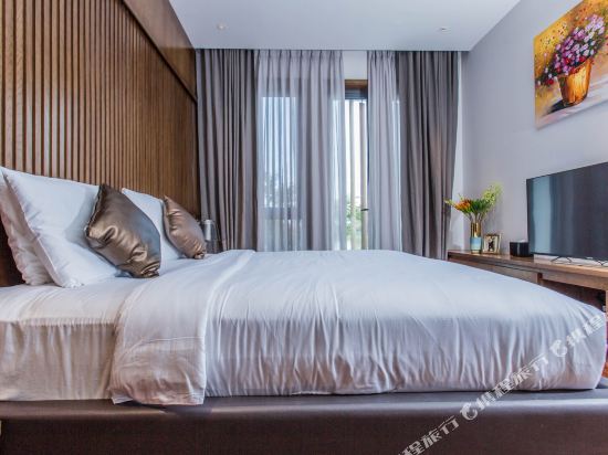 Icity Villa Riverfront Danang - Tap to explore photos