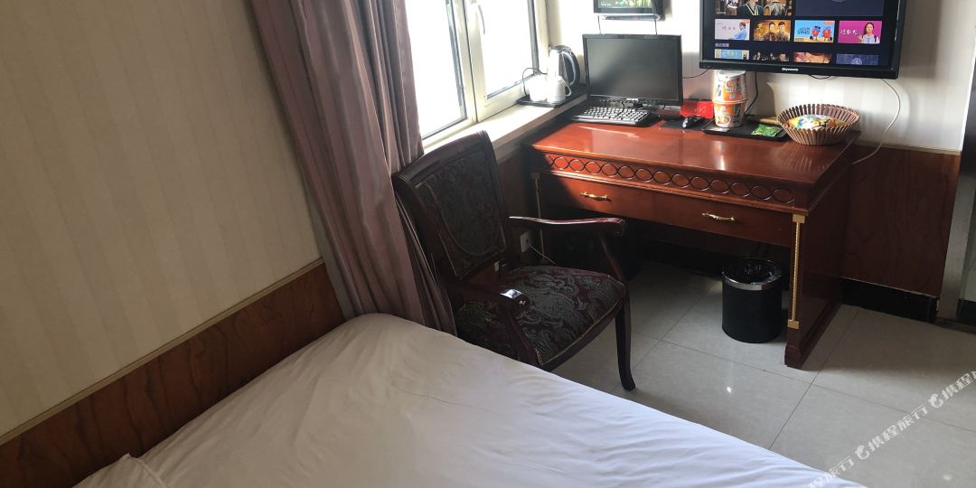 千圣旅馆