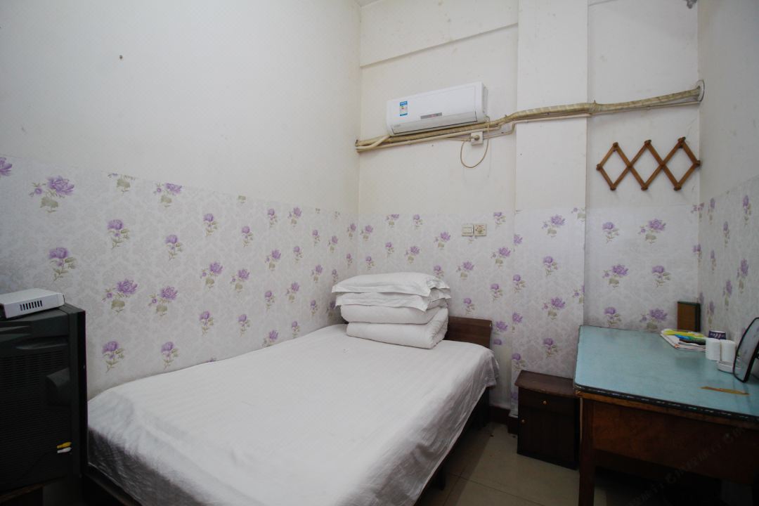 Tiandiqing Hotel (Hefei Dazhaoshan Subway Branch)