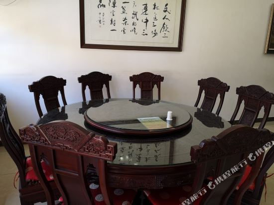 延雅男装闲居山景小院(5号店)