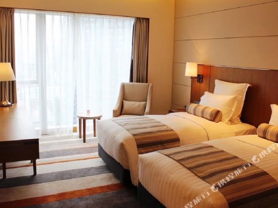 Pullman Zhuhai - Tap to explore photos