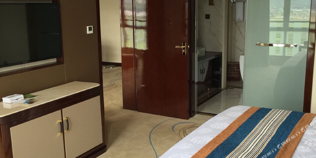 华鑫耀大酒店