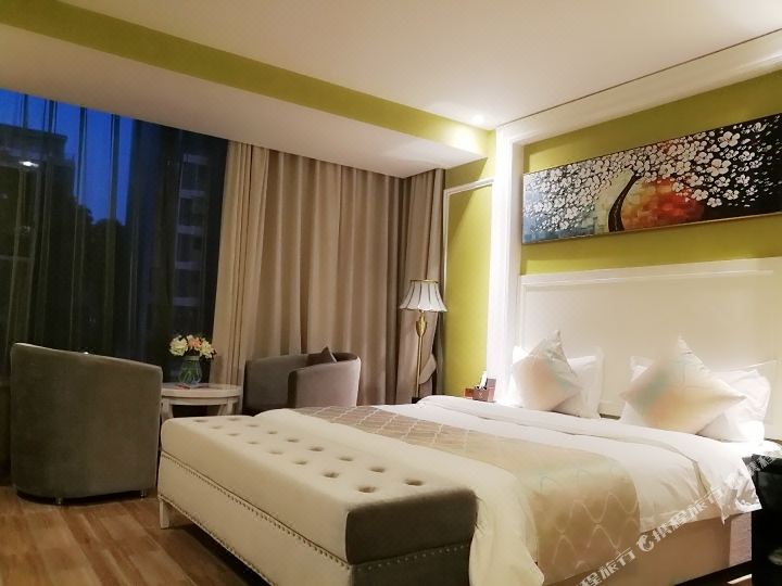 龙艾美酒店