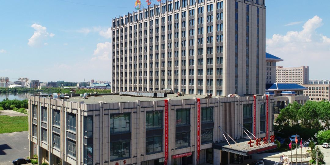 临泽七彩山宾馆