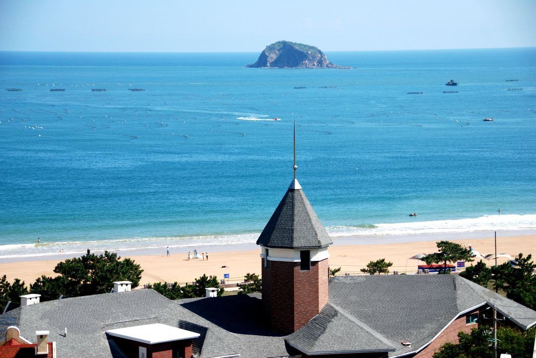 Qingdao Oceanside Hotel & Resort