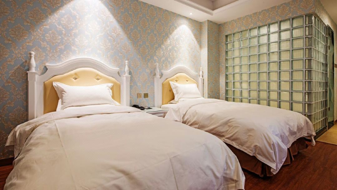 Xinwei Business Hotel