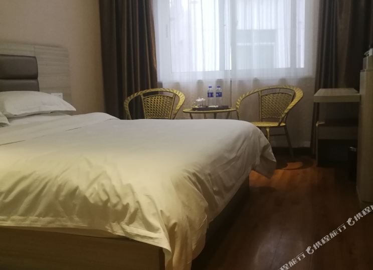 秦都商务九点(鸿记煌三汁焖锅商南加盟店)
