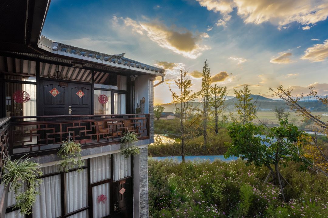 YiLvYangGuang Inn