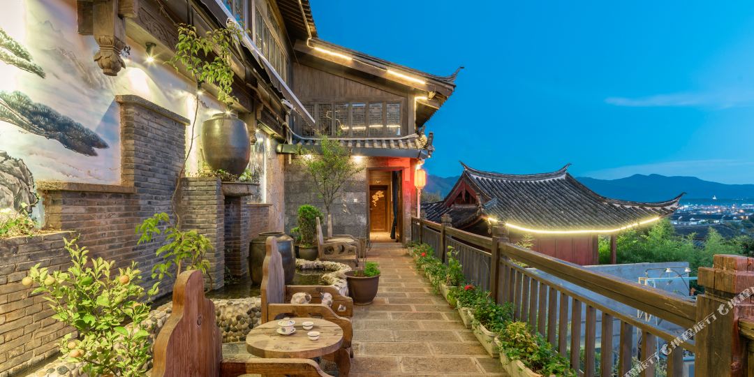 龙驻可栈