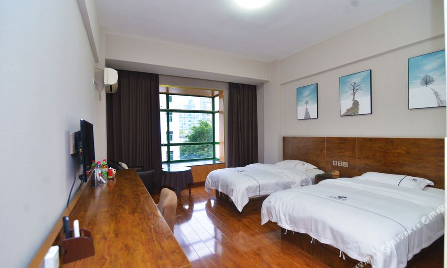 苍溪元生晌午酒店