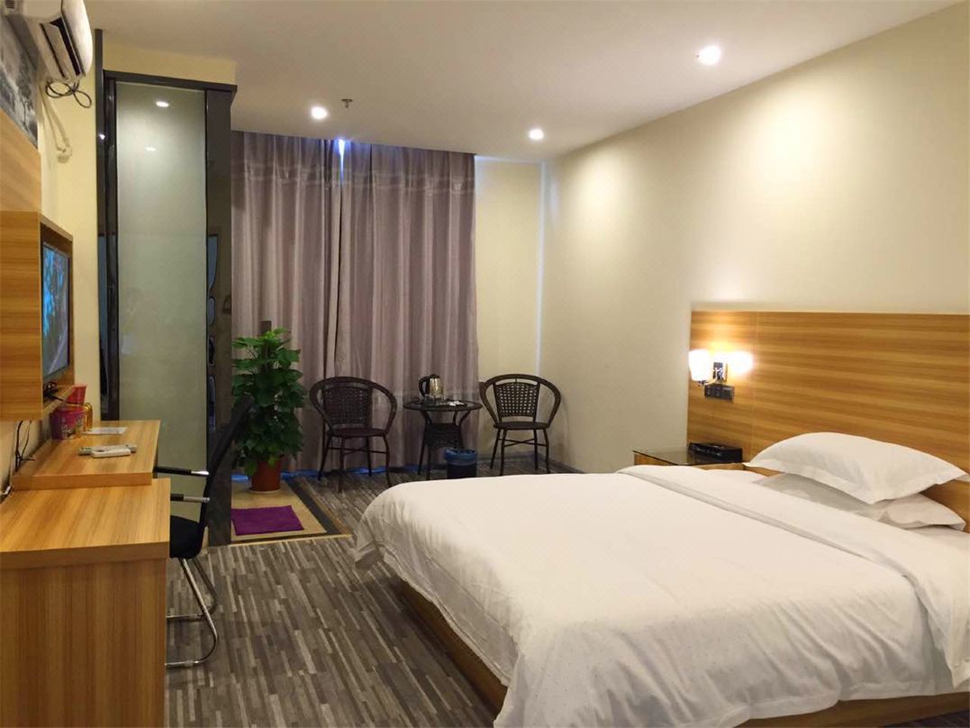 Hengxian Huashi Baijie Hotel