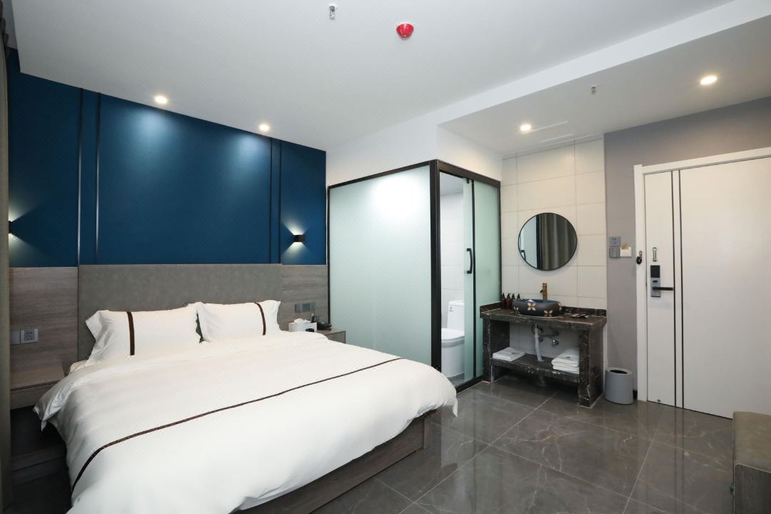 Dahuaishu Hotel (Luoyang Longmen high-speed railway station Hekeda)