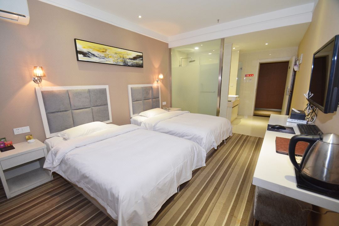 Fuyijia E-sports Hotel (Gongyi Huochang Road Tongben Road Store)