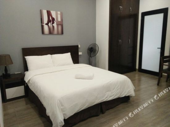 IStay Hotel Apartment 6 - Tap to explore photos