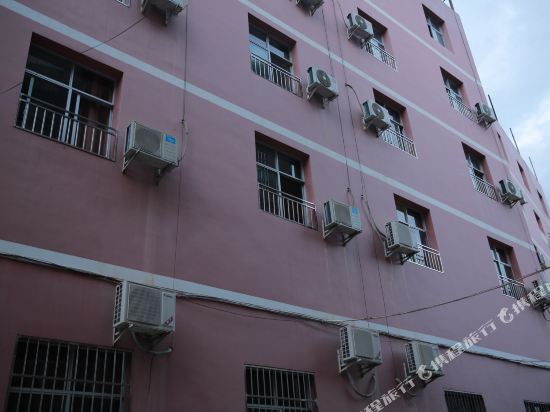 西昌鸣鹤酒店