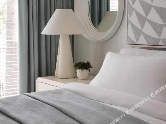 Avalon Hotel Beverly Hills, a Member of Design Hotels - Tap to explore photos