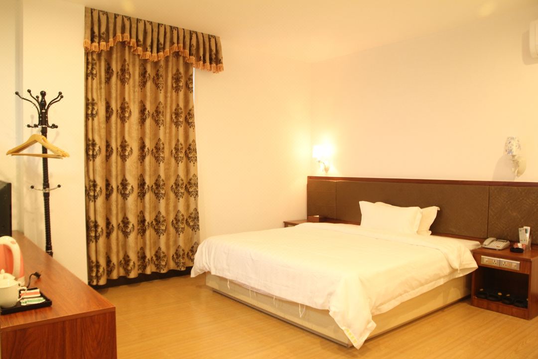 Yangjiang Yangchun Xunlian Business Hotel Chengxi Branch