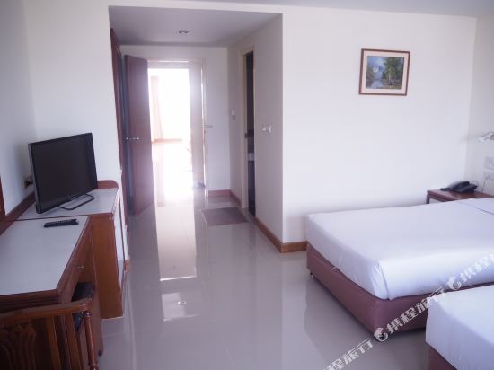 Sinkiat Thani Hotel - Tap to explore photos