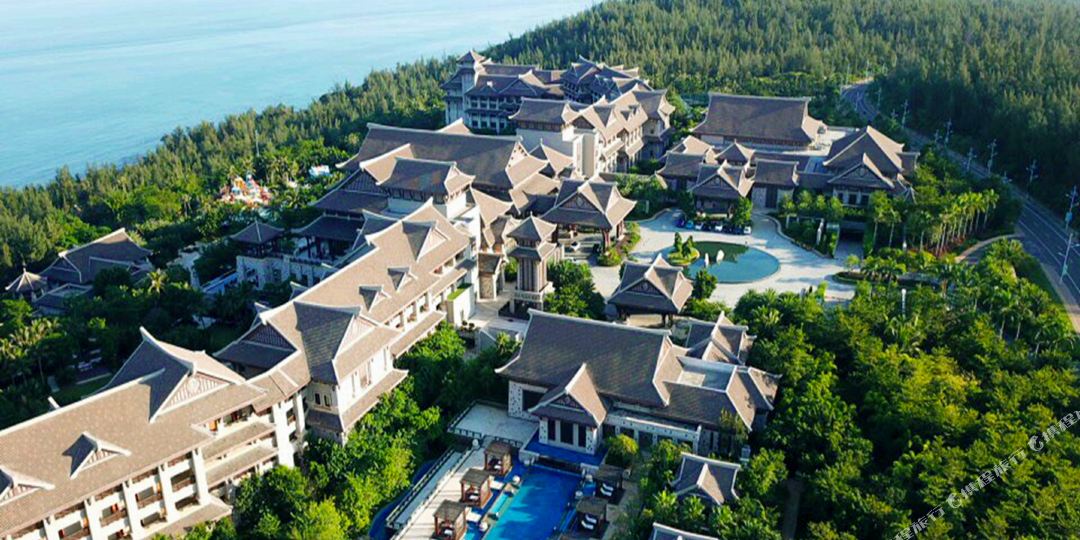 海南棋子湾开元度假村地下停车场-北出入口