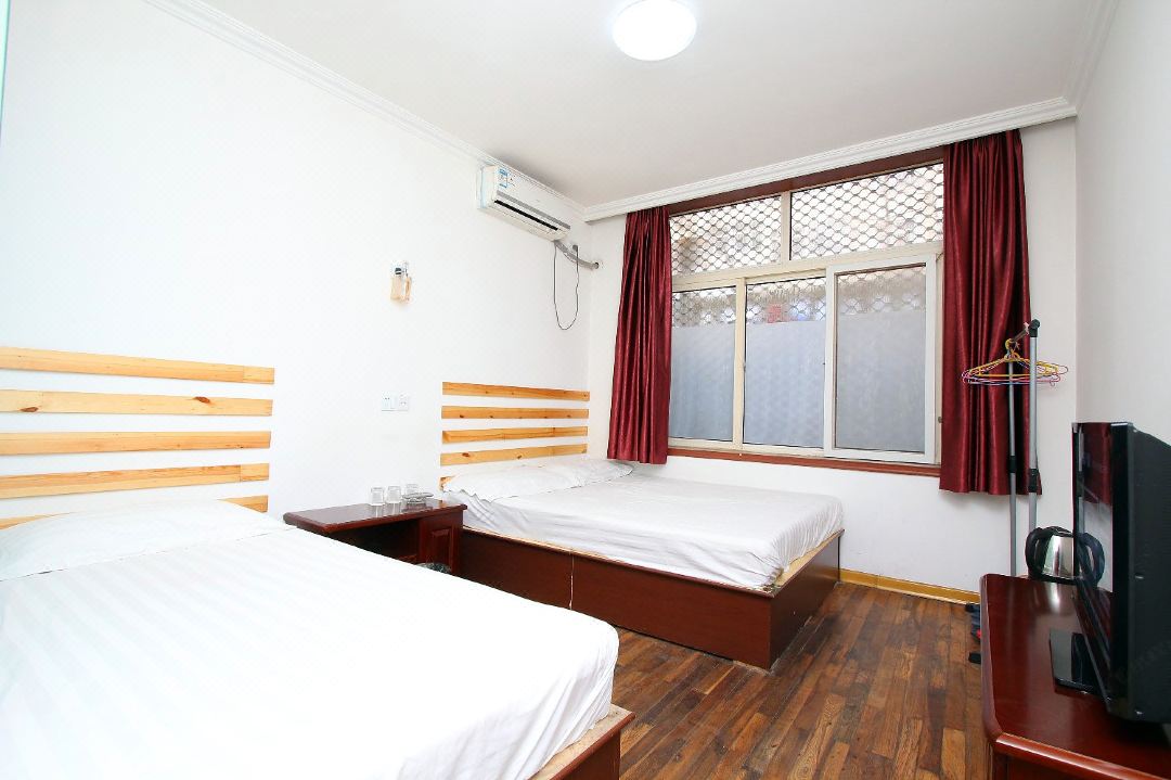Qingdao Aiyi Fashion Hotel