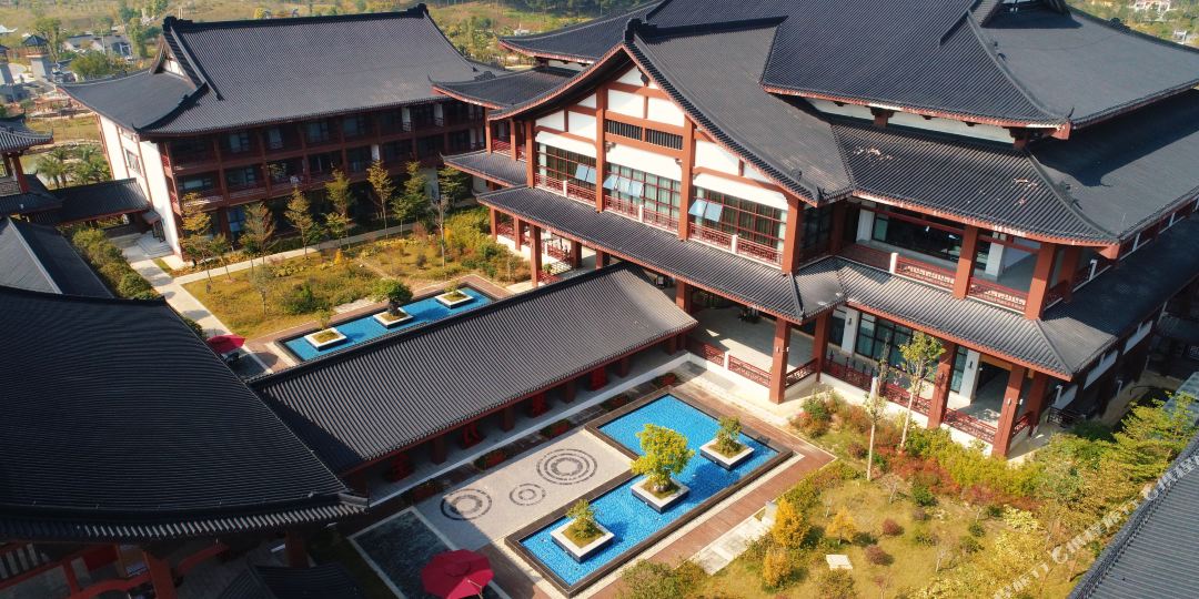 东融山庄九点