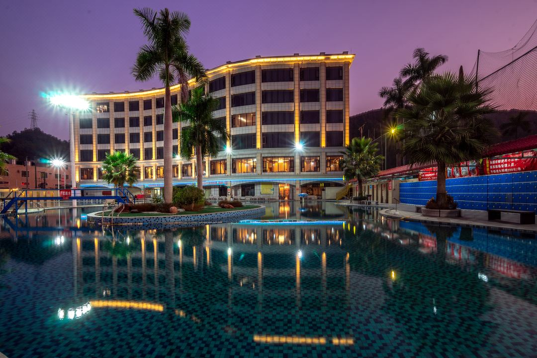 Longfeng Sports Theme Hotel