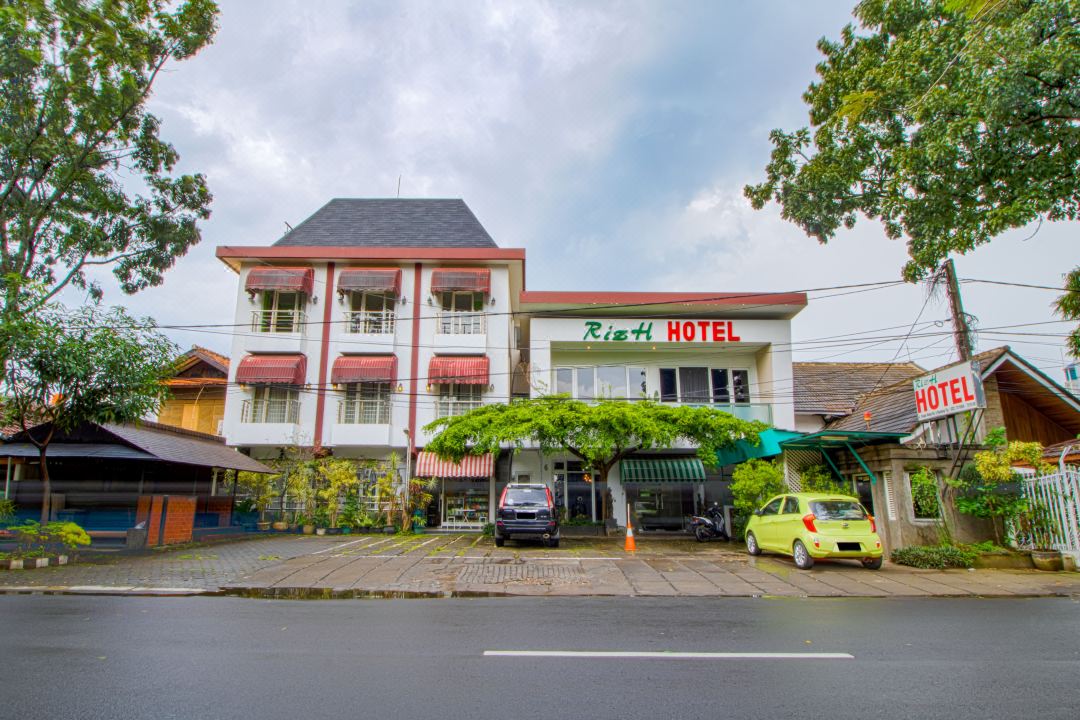 Rizh Hotel