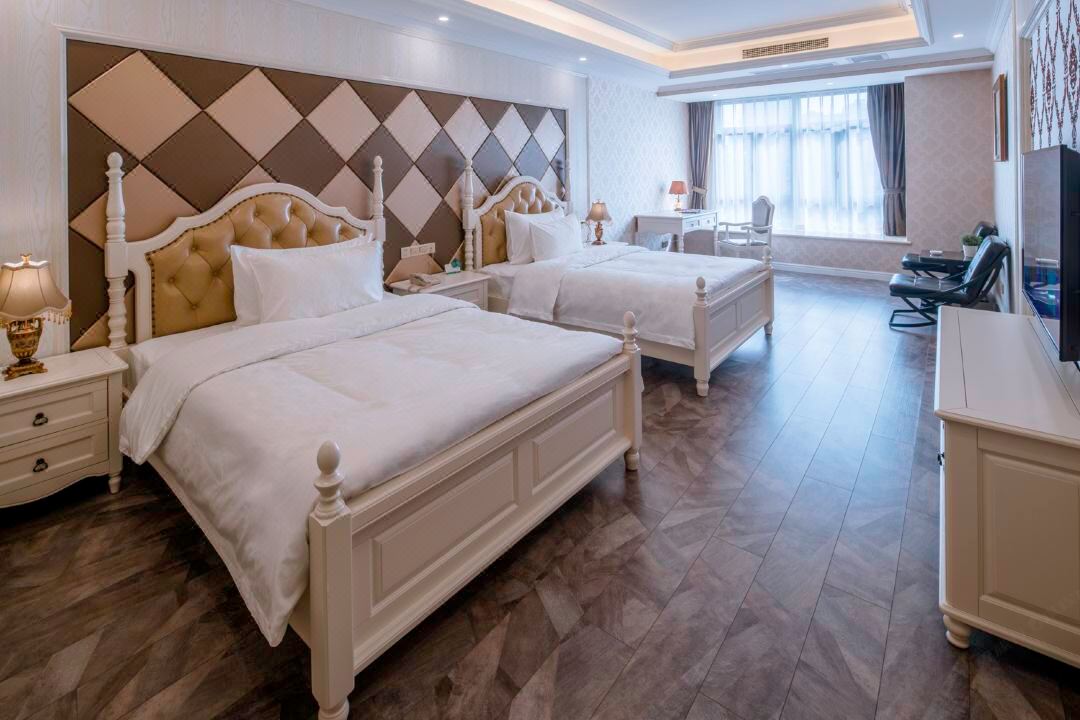 Baisong Hotel (Chongqing Longhu Shidai Tianjie store)