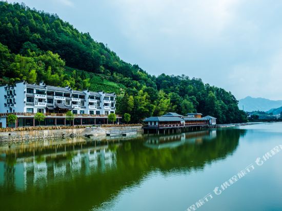 首旅寒坝千百渡