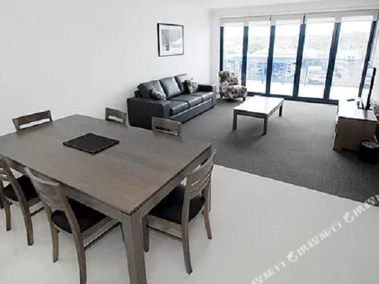 Banna Suites Griffith Price Address Reviews