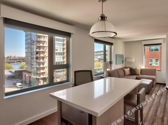 Hyatt House Portland/Downtown - Tap to explore photos