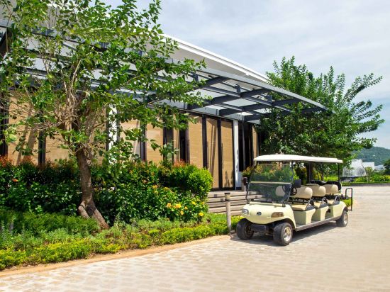 Oceanami Villas & Beach Club - Managed by Oceanami Group - Tap to explore photos