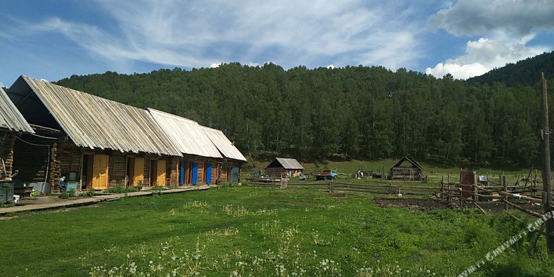 卧龙山庄