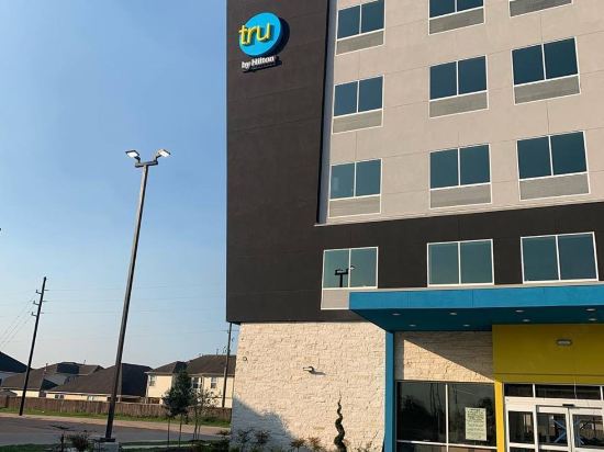 Tru by Hilton Cypress Houston - Tap to explore photos