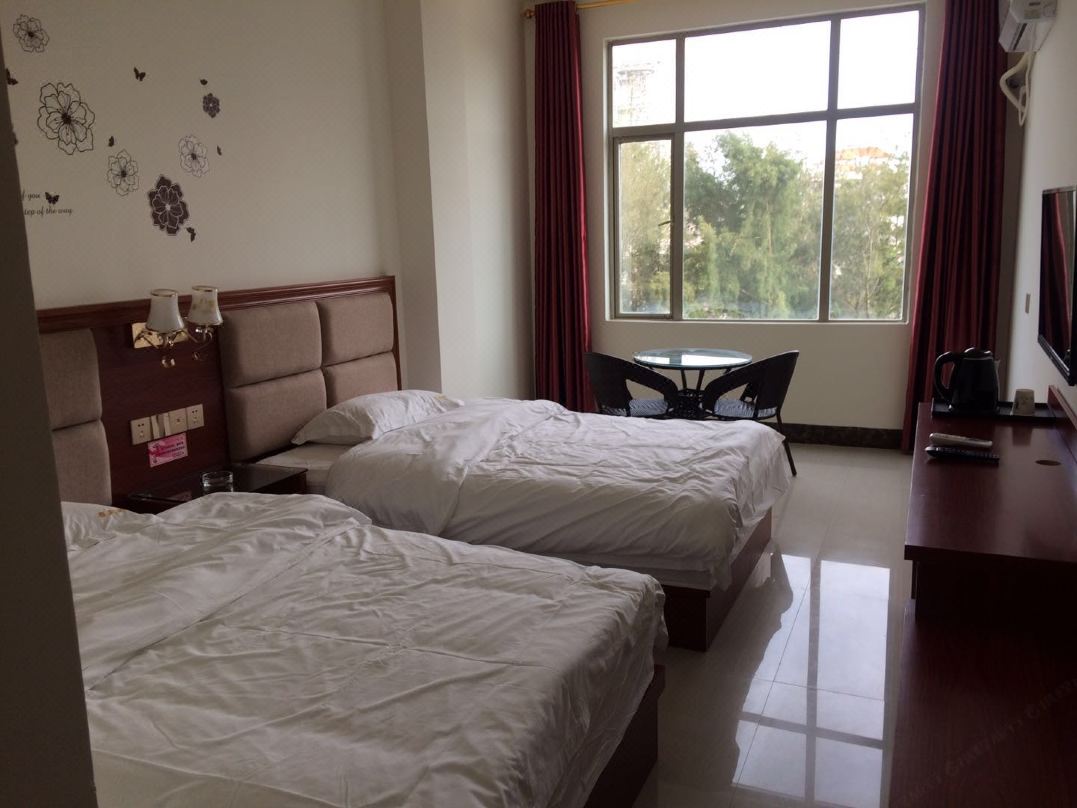 Dongxing Chunxi Hotel